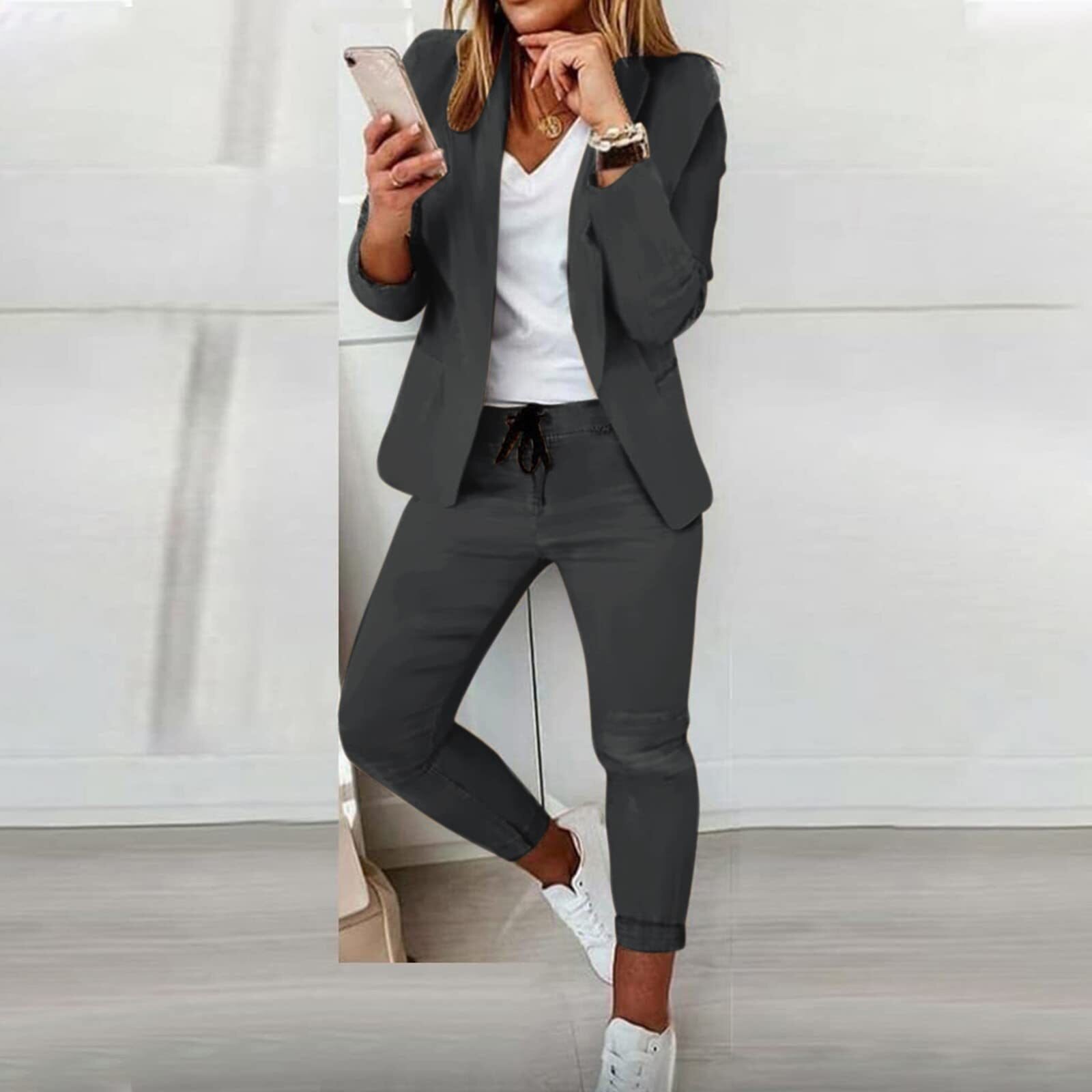 Elegant blazer ensemble for women