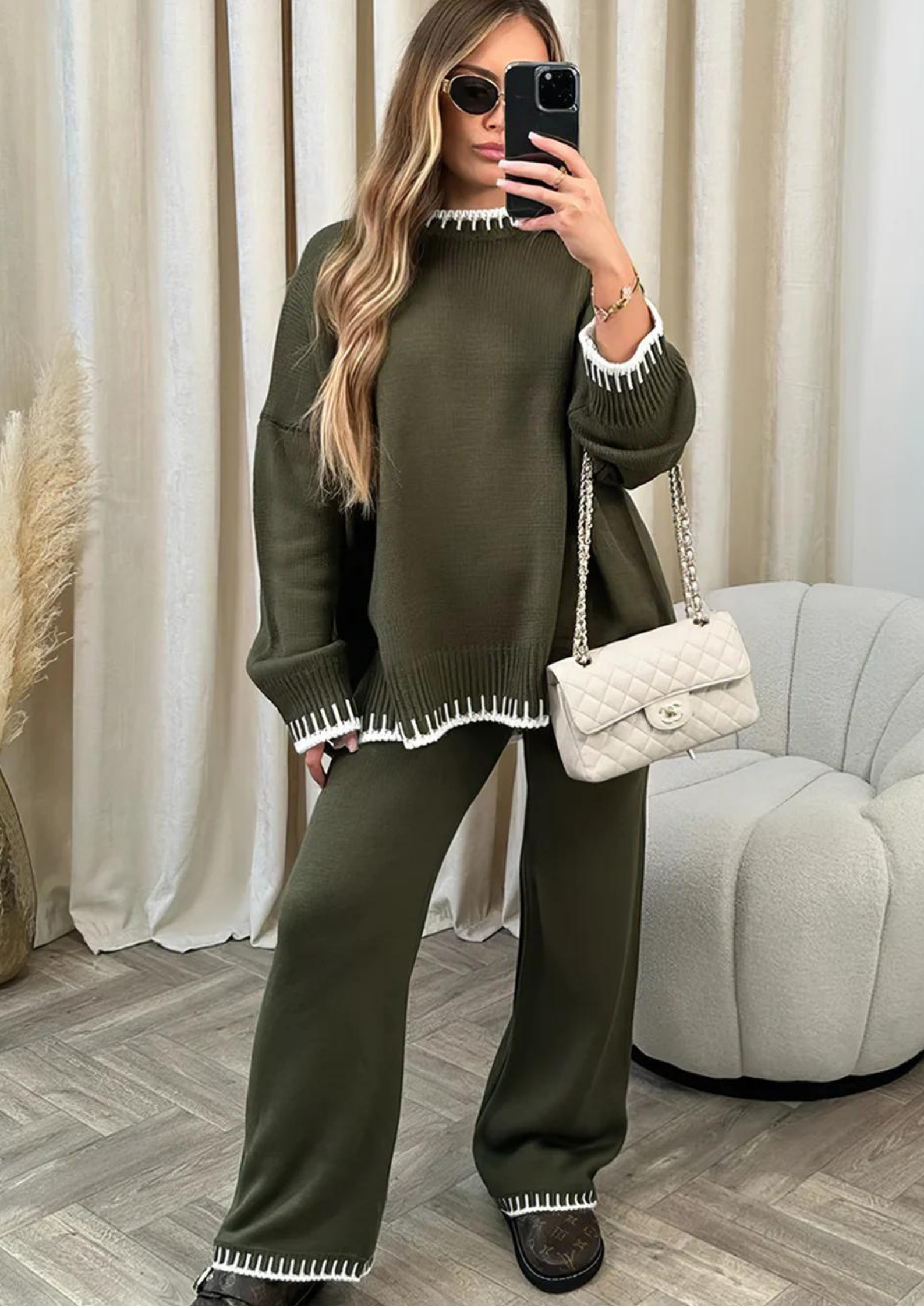 Fashionable women's sweater and pants set