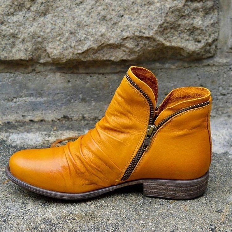 Women's leather boots with zipper