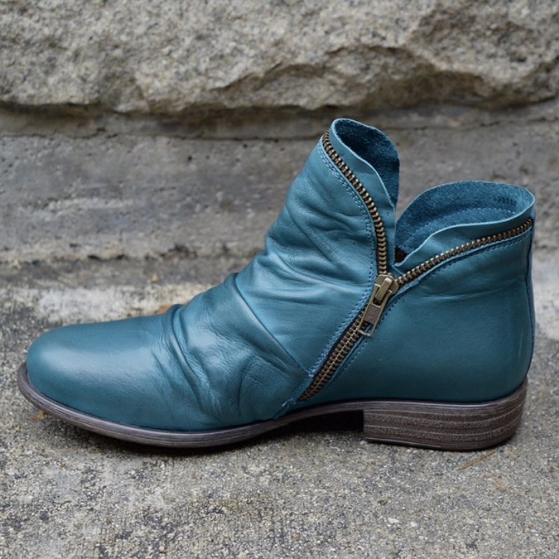 Women's leather boots with zipper